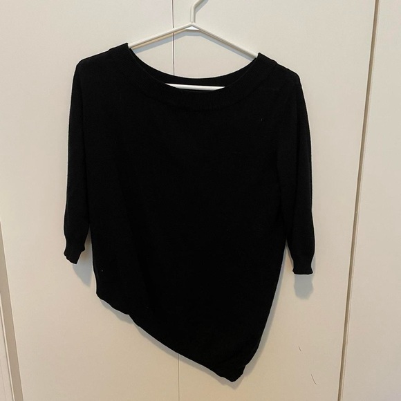 Black Medium Uneven sweater - Picture 1 of 2
